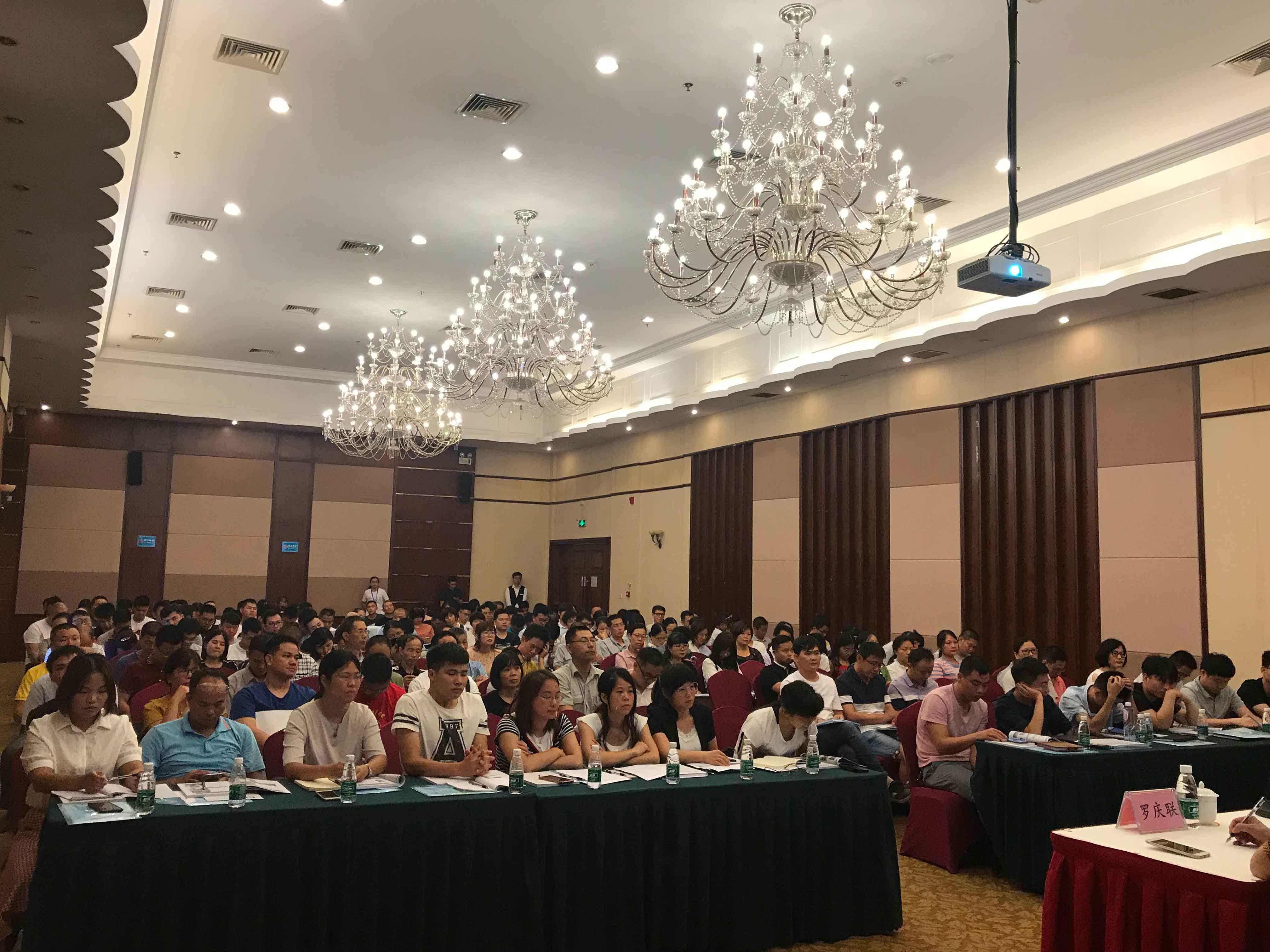 从张水华辞职跑马看当代人的生存选择困境(图1)