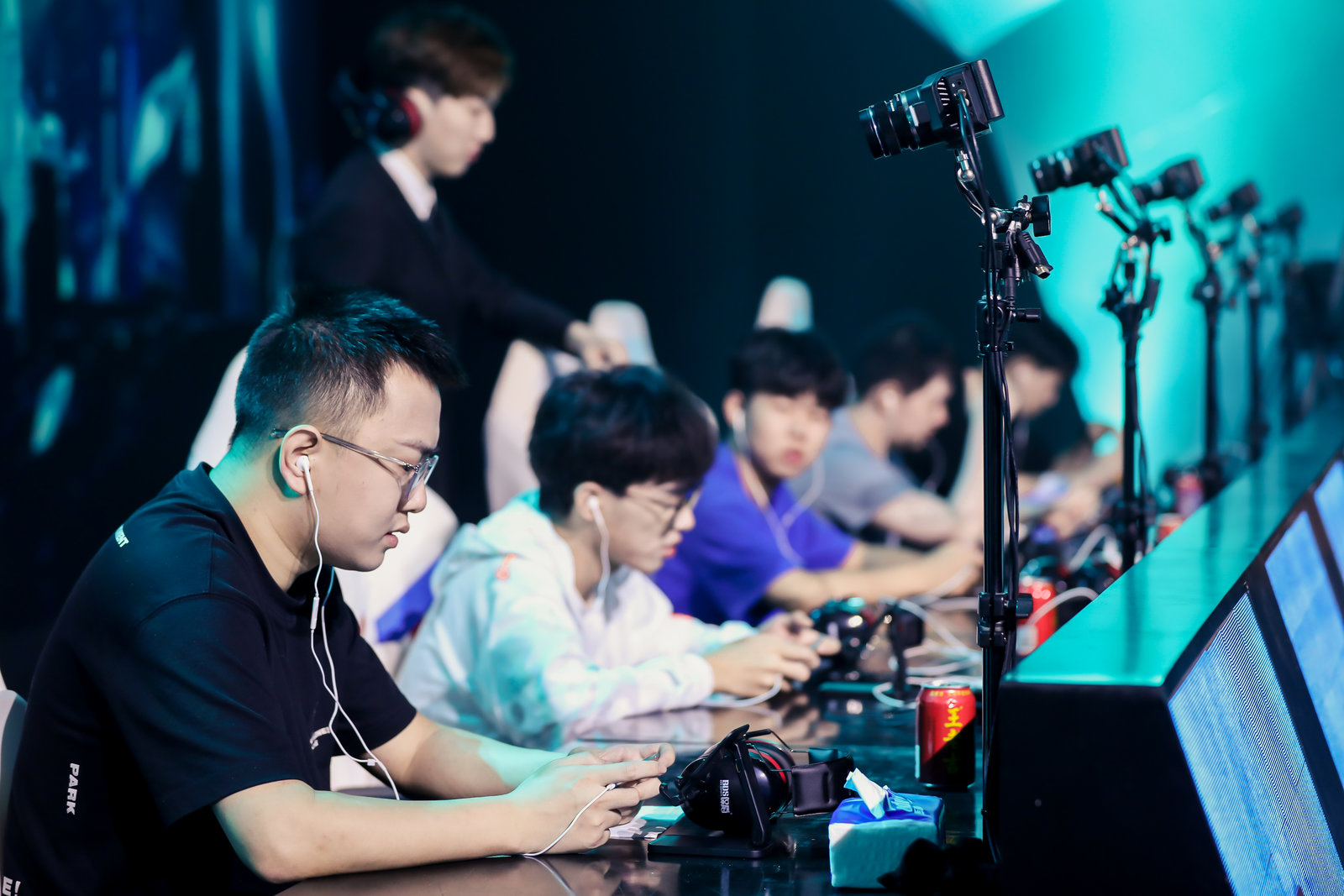 电竞职业规划与青训营招生:重庆七遇奇遇电竞职业训练营全解析(图1)