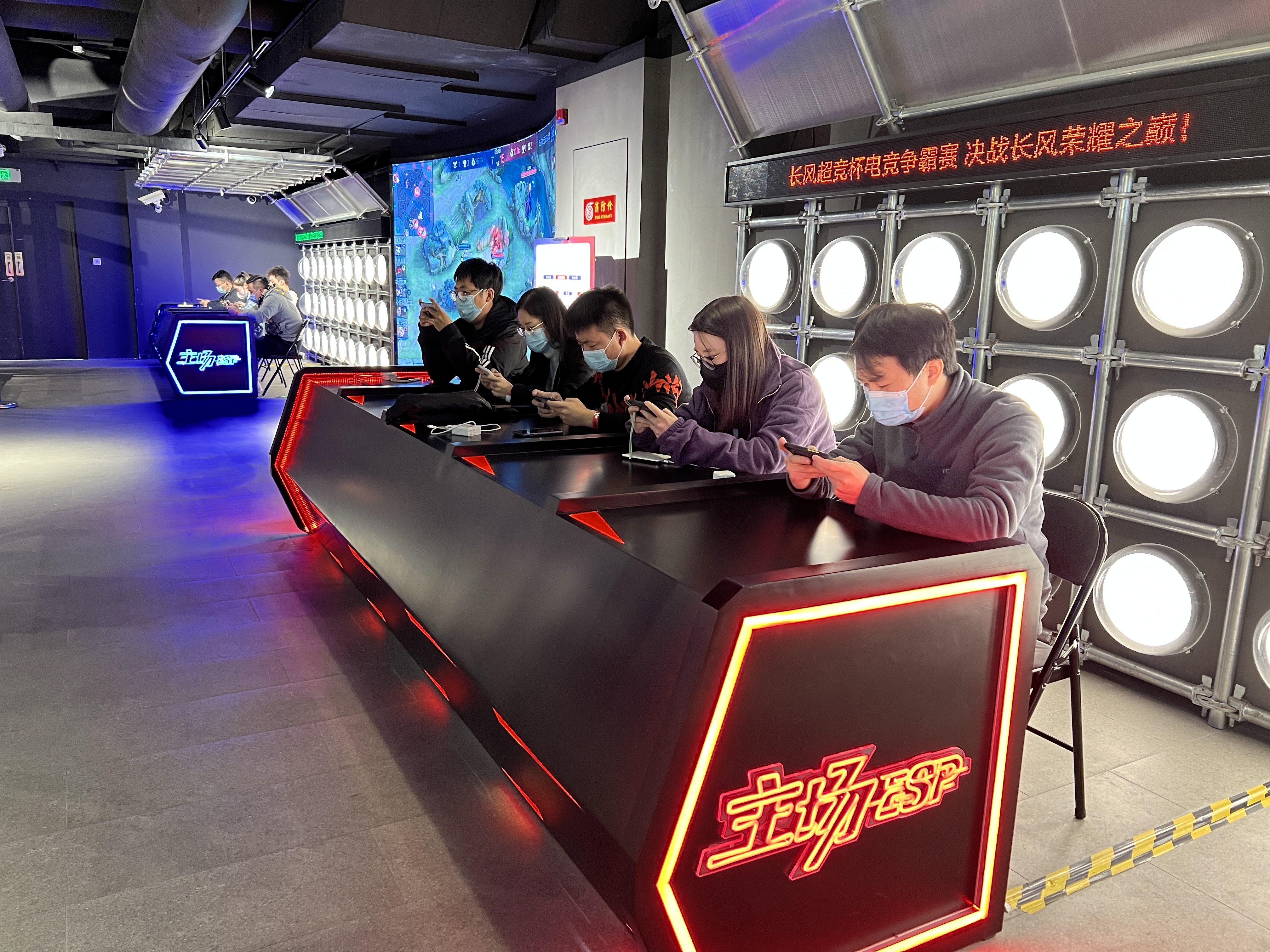 全国青少年定向锦标赛云南陆良开赛逾2000名少年竞锋芒(图1)